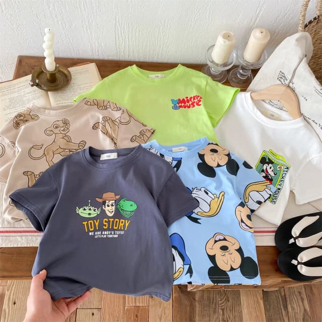 2024 ฤดูร้อนใหม่ชายเสื้อยืดพิมพ์การ์ตูนแฟชั่นหลวมเสื้อแขนสั้นเด็กเสื้อผ้าเด็กรอบคอTees 9m-6y