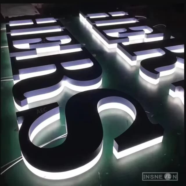 ที่กําหนดเอง LED 12v โลโก้ Led Illuminated ตัวอักษรอะคริลิคป้ายสําหรับโลโก้บริษัท 3d Wall Sign Letter