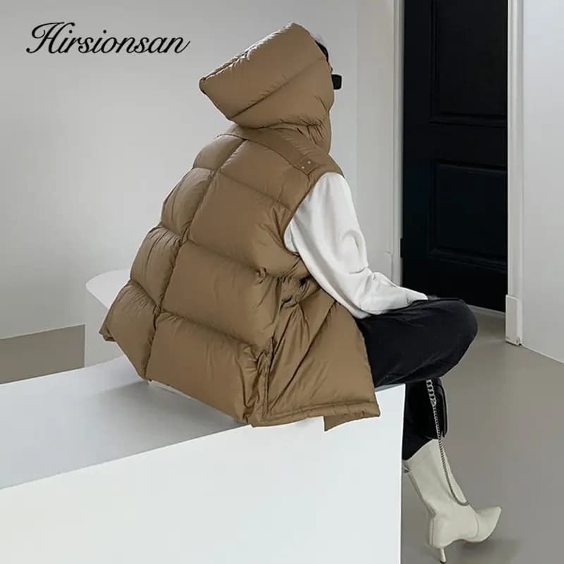 Hirsionsan ฤดูใบไม้ร่วงฤดูหนาวเกาหลีสีขาวเป็ดลงเสื้อกั๊กผู้หญิง2023ใหม่ที่เรียบง่ายทั้งหมดตรงกับเสื้อ FemaleSoft Warm แขนกุดแจ็คเก็ต